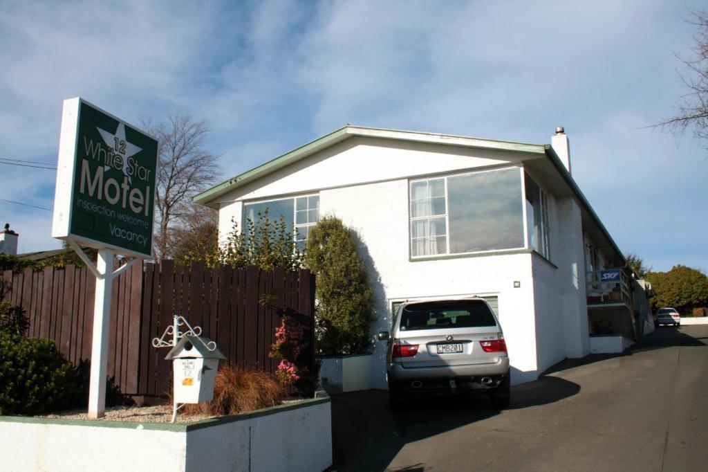 12 White Star Motel 티머루 외부 사진